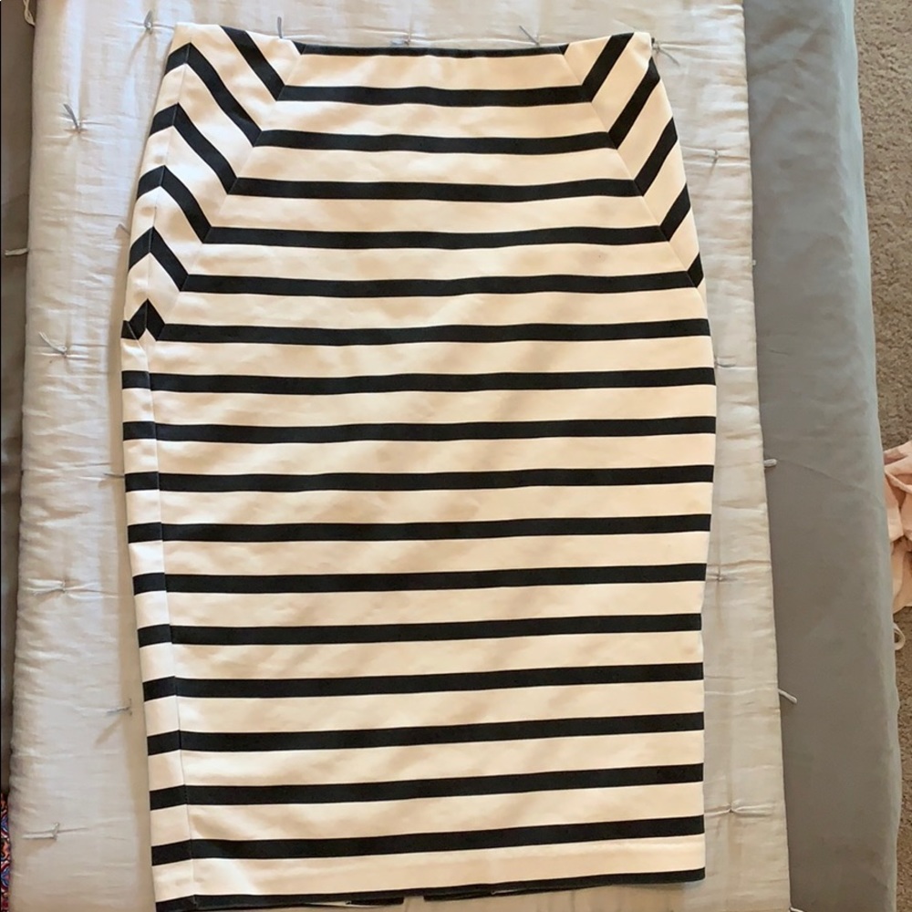 Zara pencil skirt size M
